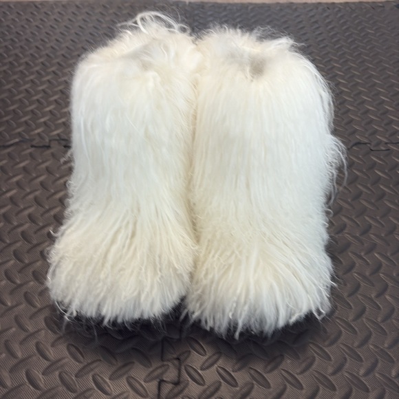 UGG FLUFF MOMMA MONGOLIAN Women’s Furry Boots size 6 - Picture 5 of 10